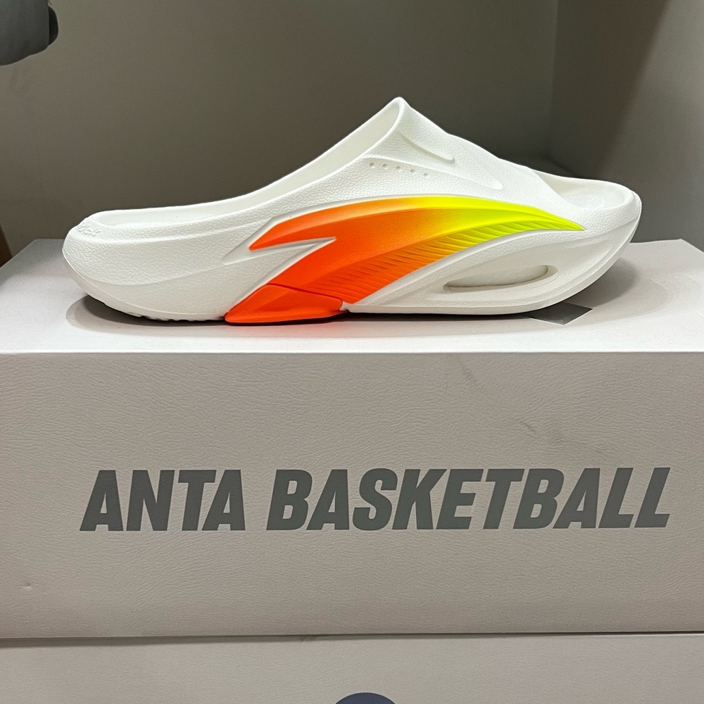 Kyrie Irving ANTA Kai Slides